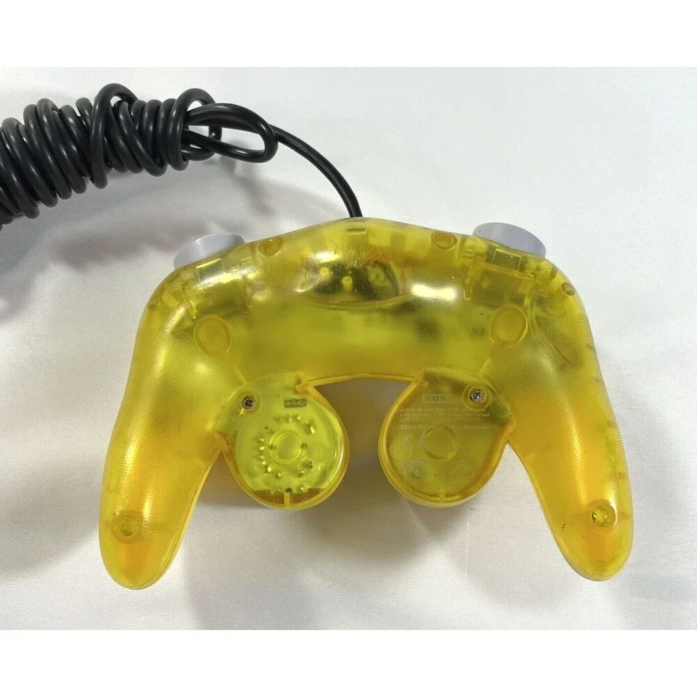 Pokémon Hori Classic Yellow Wired Controller Nintendo Switch Pikachu